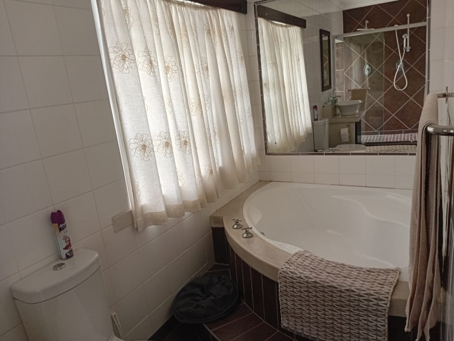 To Let 1 Bedroom Property for Rent in Beacon Bay Eastern Cape